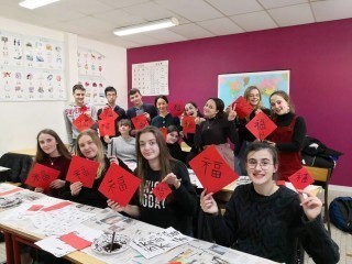 Cours de calligraphie au lycée Paul Guérin à Niort