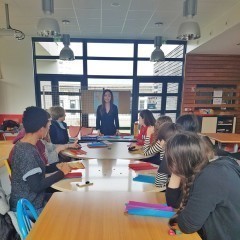 Cours de papier découpé au lycée St-Exupéry